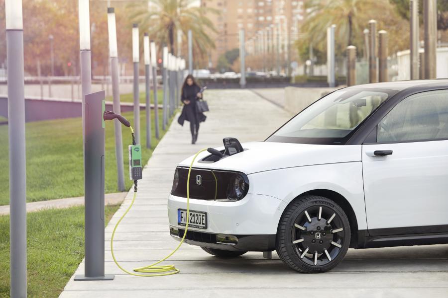 Детали экстерьера Honda e 2020 года  (WW) (фото 40 из 48)